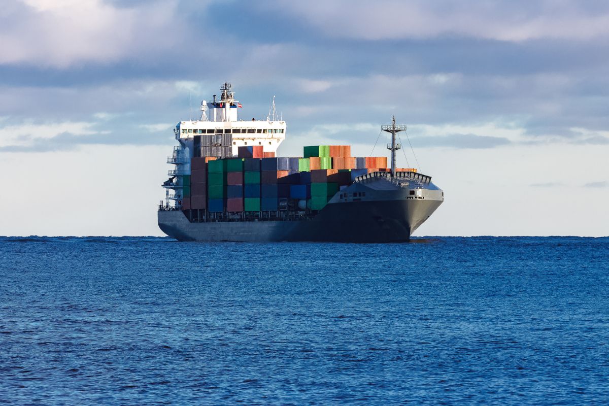 You are currently viewing HARBORING SUCCESS: OCEAN FREIGHT SERVICES FOR COMPETITIVE ADVANTAGE